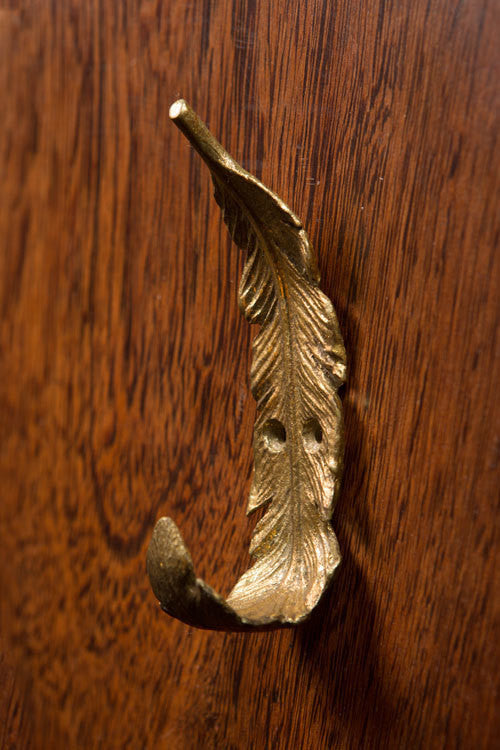 Feather hook