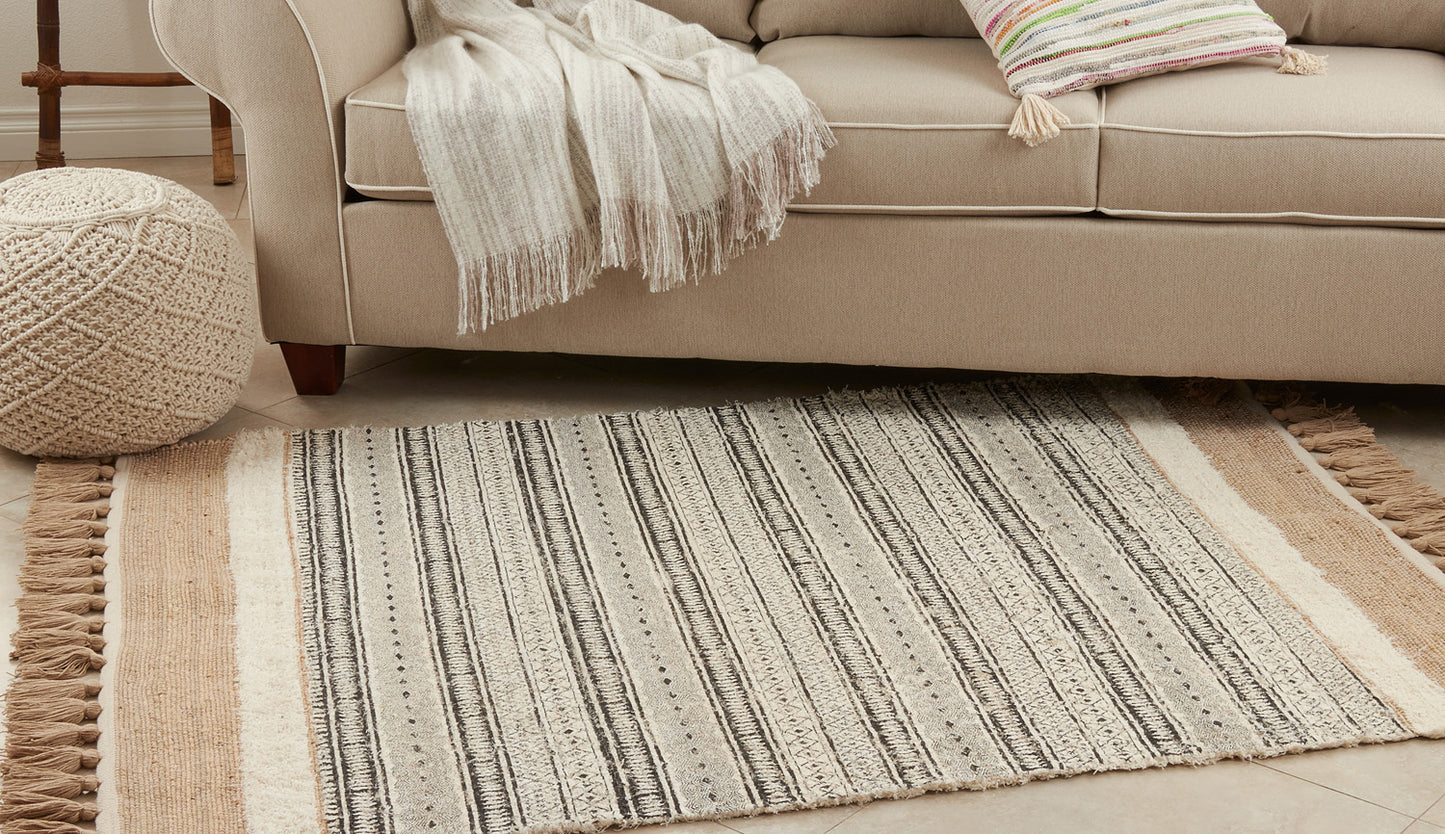 Handwoven Rug - 4'x6' - Oblong