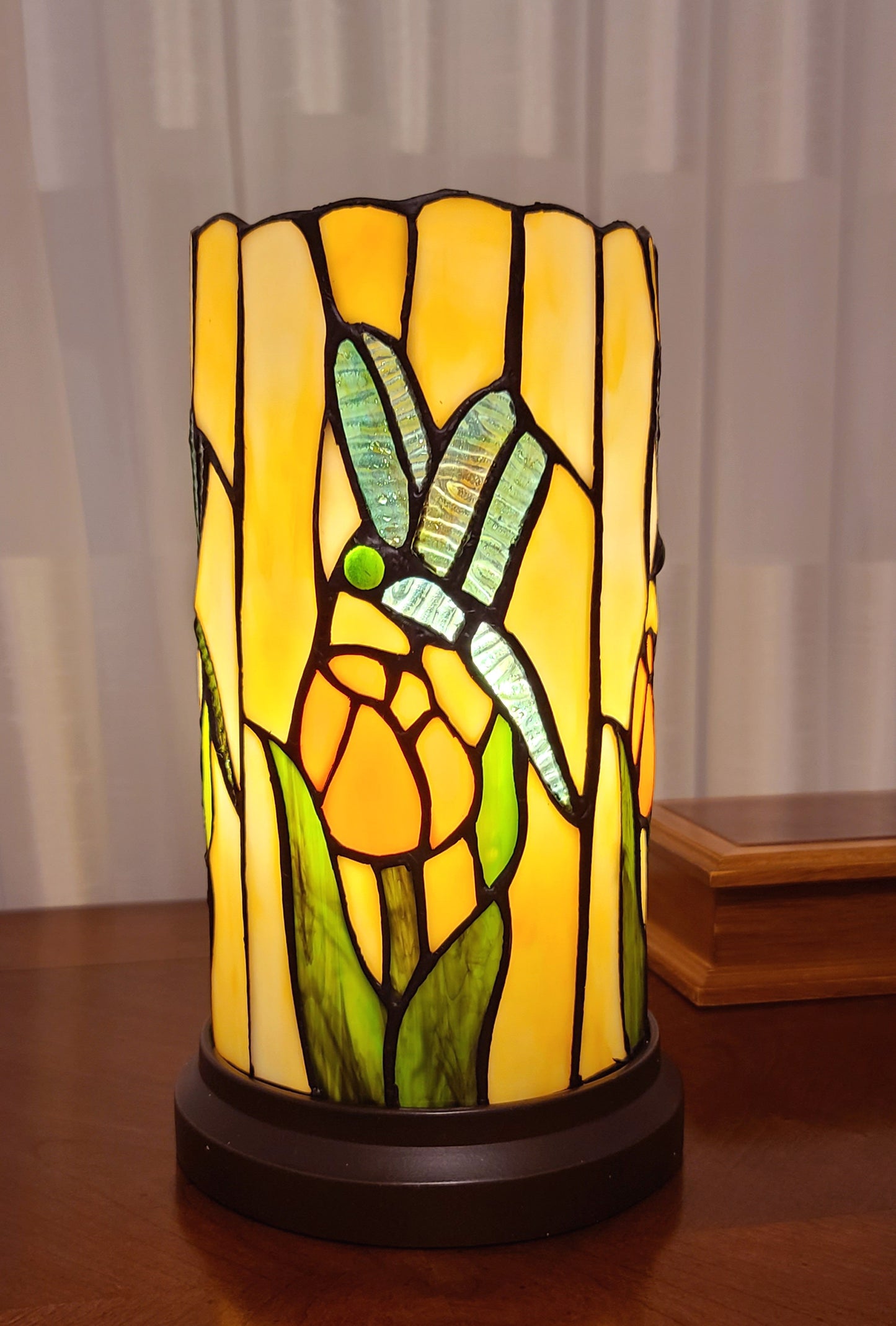 11" Tiffany Style Dragonfly Floral Accent Table Lamp By Homeroots | Table Lamps | Modishstore - 4